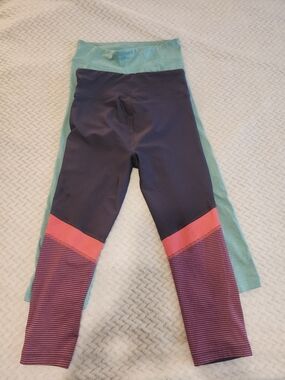 2 Pairs 3/4 Length Womens Teal, Navy & Coral Colorblock Leggings